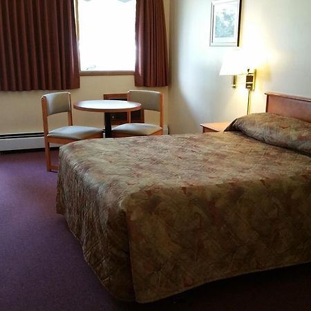 Yellowhead Motel Valemount Dış mekan fotoğraf
