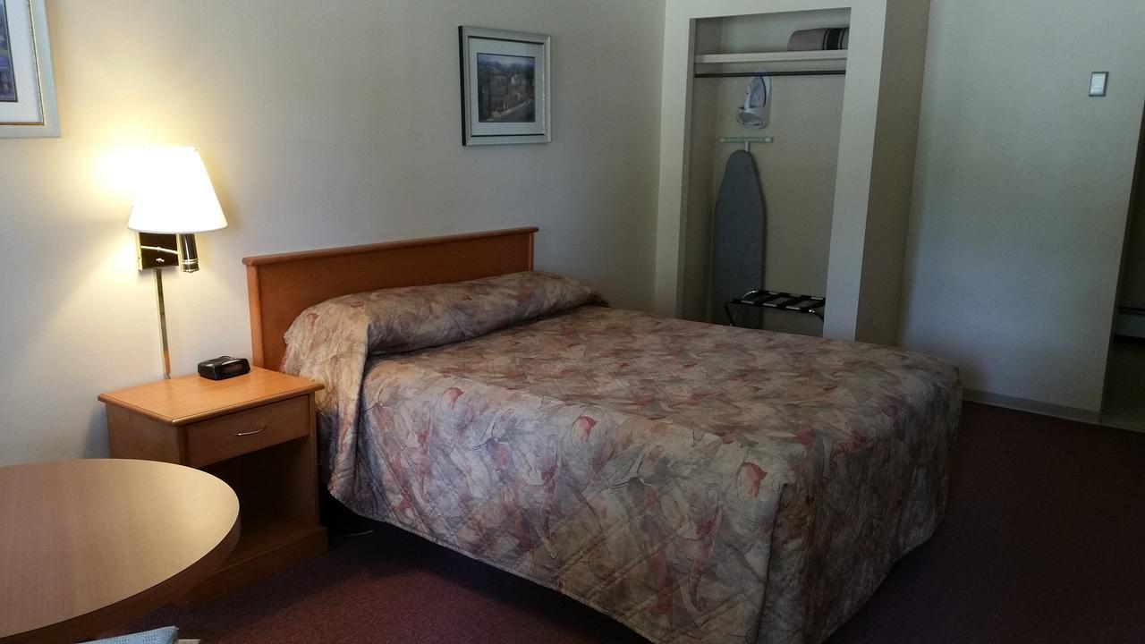 Yellowhead Motel Valemount Dış mekan fotoğraf