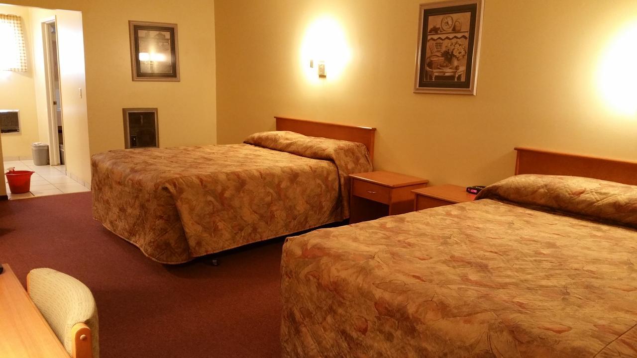 Yellowhead Motel Valemount Dış mekan fotoğraf